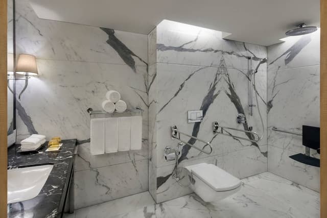 Room, 1 King Bed (City View)