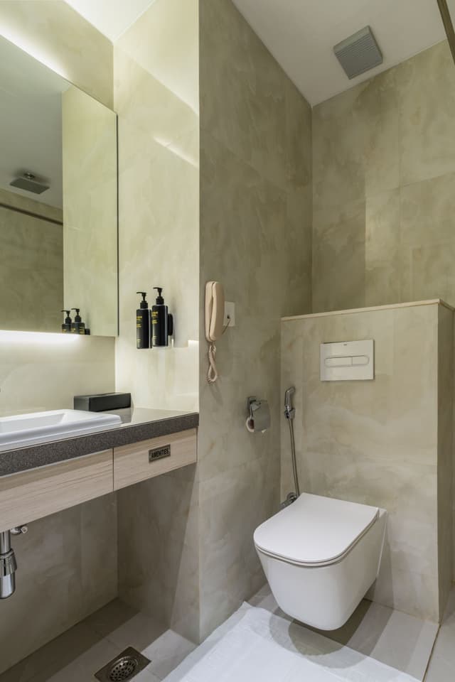 Premium Room with Airport Transfers - SGL