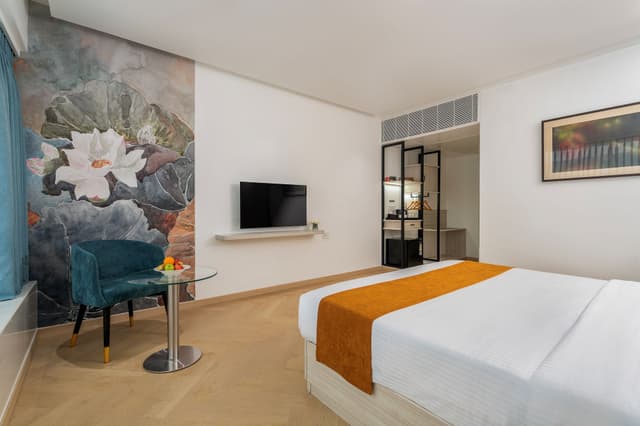 Premium Room with Airport Transfers - SGL