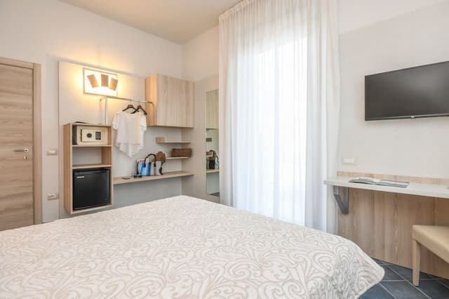 Double Room, 1 Queen Bed