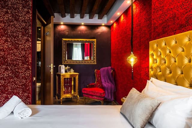 Superior Room, Balcony, Canal View