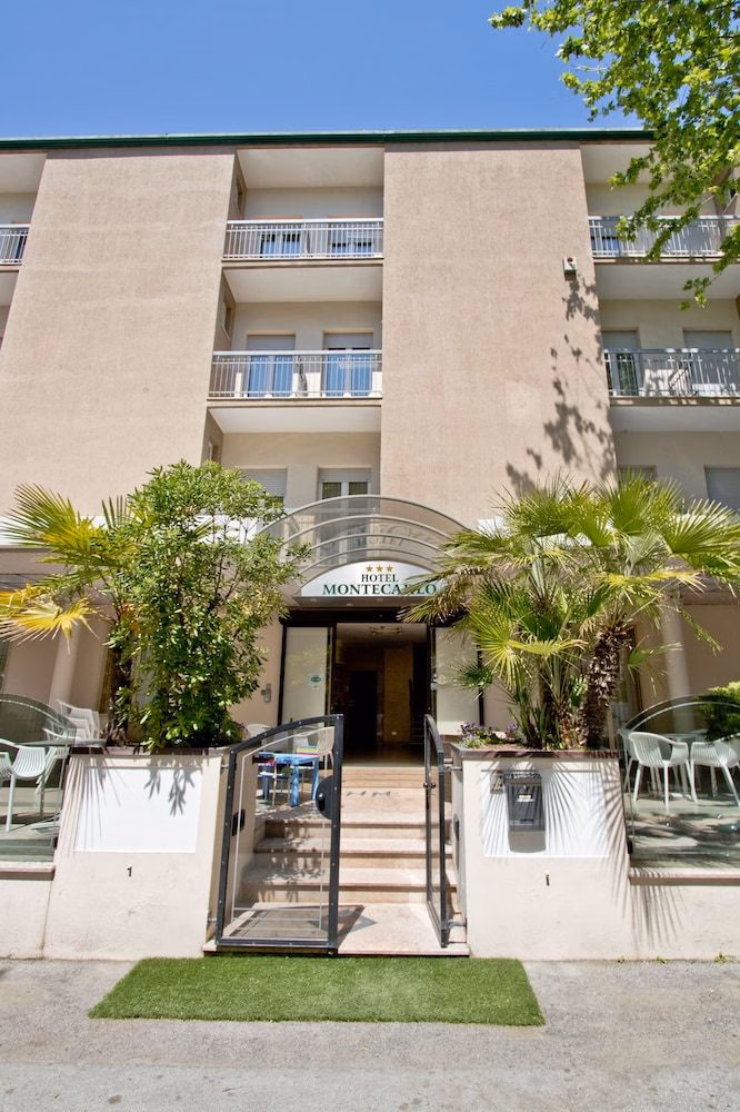 Hotel Montecarlo2