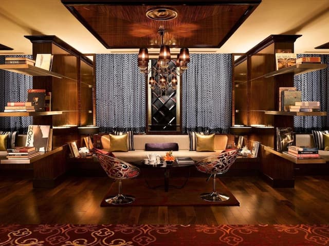 Room, 1 King Bed, Club Lounge Access