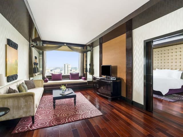 Suite, 1 King Bed (Opera)