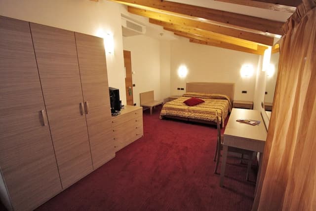 Deluxe Room, Multiple Beds