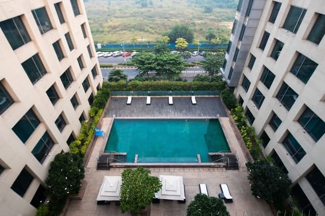 Standard Room, 2 Twin Beds, Non Smoking, Pool View