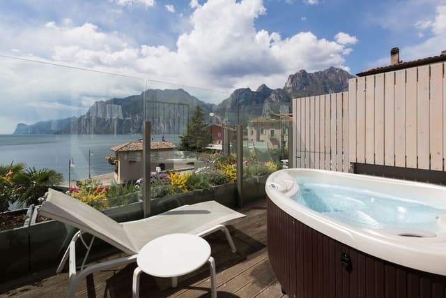 Superior Double Room, Terrace, Lake View (Whirpool)