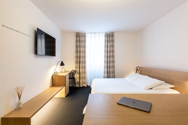 Economy Triple Room