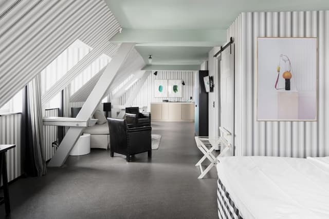 Attic Junior Suite