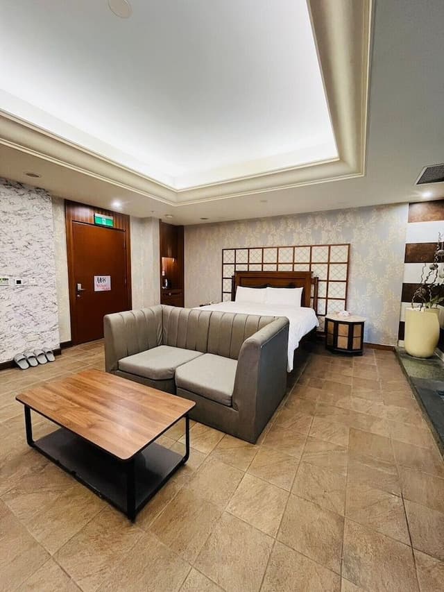 Classic Double Room, 1 King Bed, Jetted Tub
