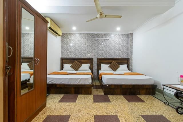 Deluxe Family Room