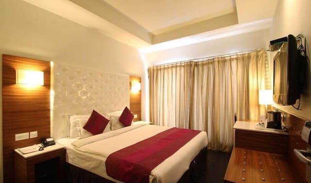 Superior Room, 1 King Bed
