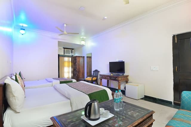 Family Room, 1 King Bed