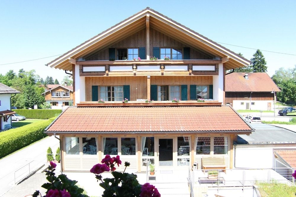 Landhotel Guglhupf2