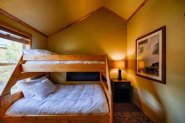 DOUBLE TWO BEDROOMS