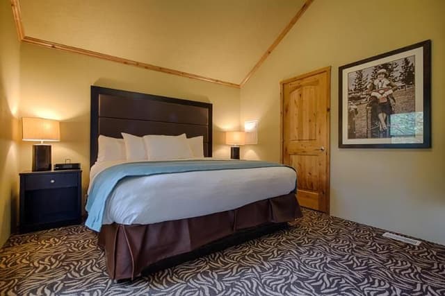 DOUBLE ONE BEDROOM