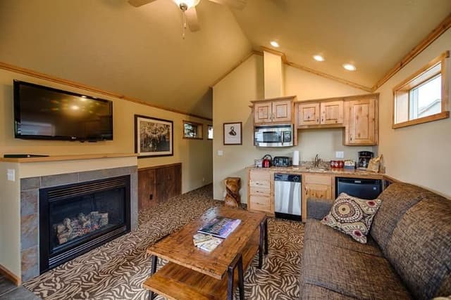 DOUBLE TWO BEDROOMS