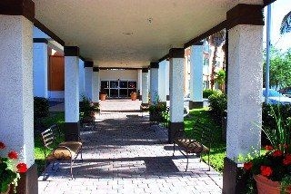 Paradise Coast Hotel & Suites1