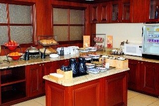 Paradise Coast Hotel & Suites3