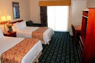 Paradise Coast Hotel & Suites4