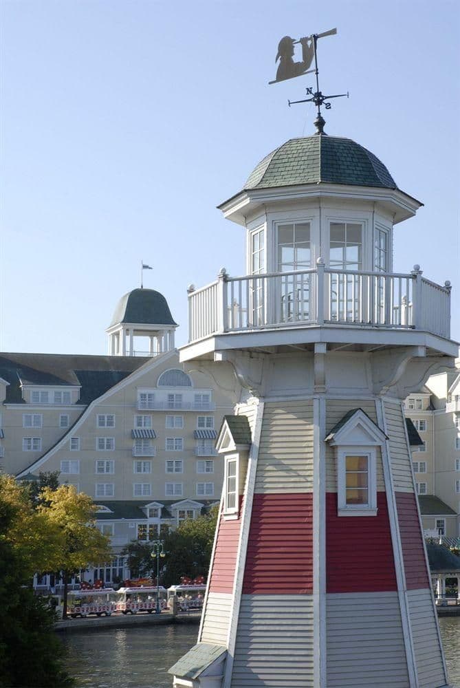 Disney Newport Bay Club + ตั๋ว Disney Newport Bay Club + ตั๋ว