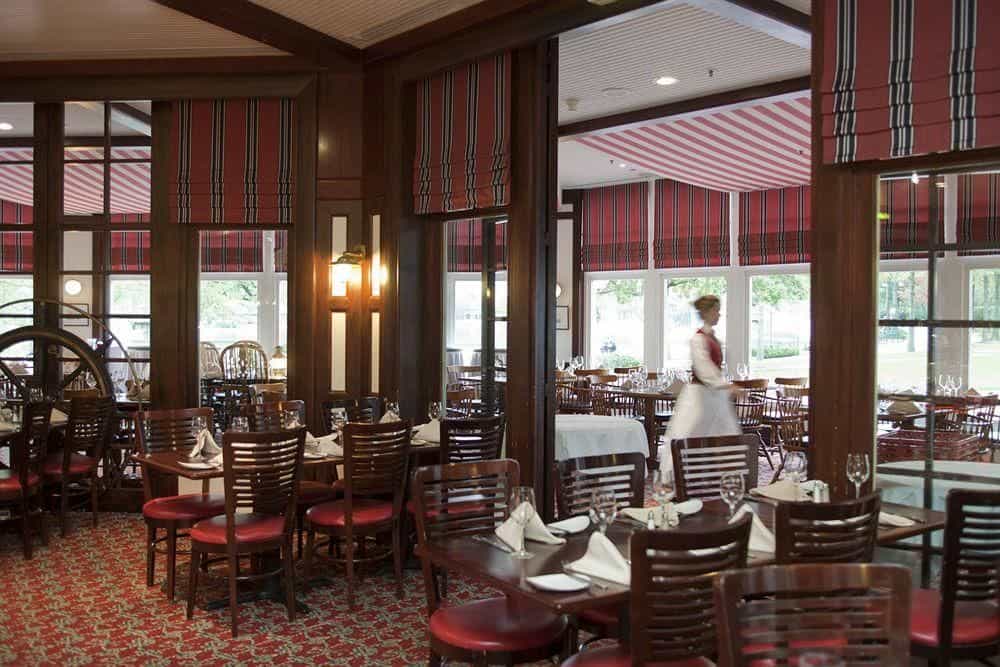 Disney Newport Bay Club + ตั๋ว Disney Newport Bay Club + ตั๋ว