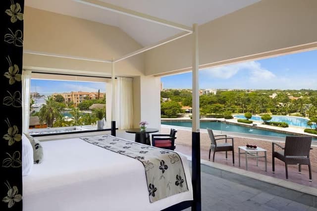DOUBLE HONEYMOON