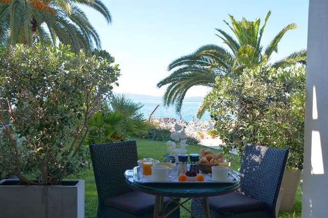 DOUBLE DELUXE SEA VIEW