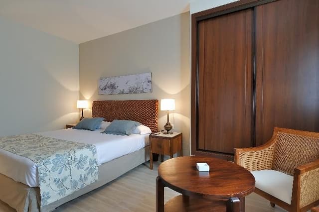 SUITE CAPACITY 5