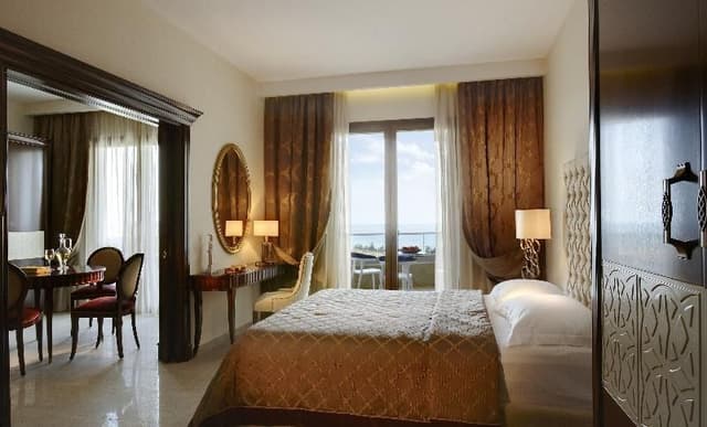 SUITE FEMALE ROOM