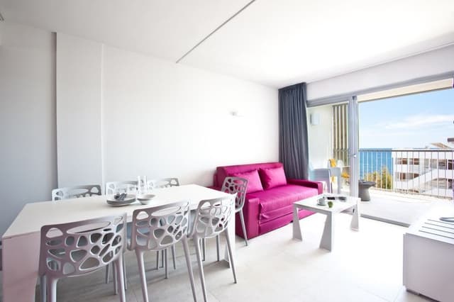 APARTMENT SEA VIEW THREE BEDROOMS