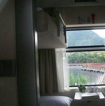OCT East Express Hostel4