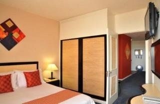 Protea Hotel Parktonian all Suite4