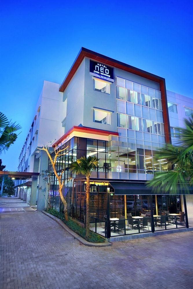 Hotel Neo Candi Simpang Lima - Semarang by Aston2