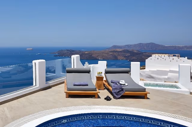 VILLA WITH PRIVATE POOL