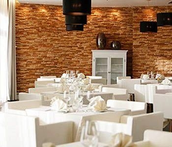Mira Hotel0