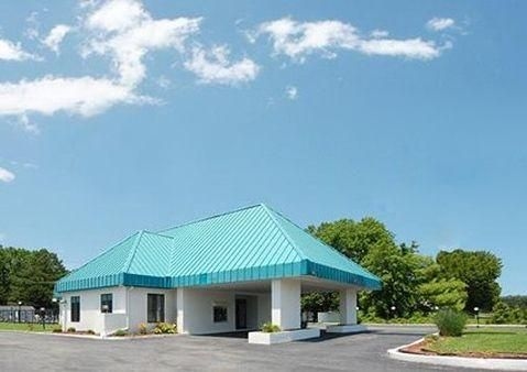 Econo Lodge1