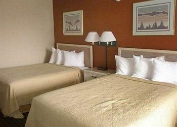 Econo Lodge2