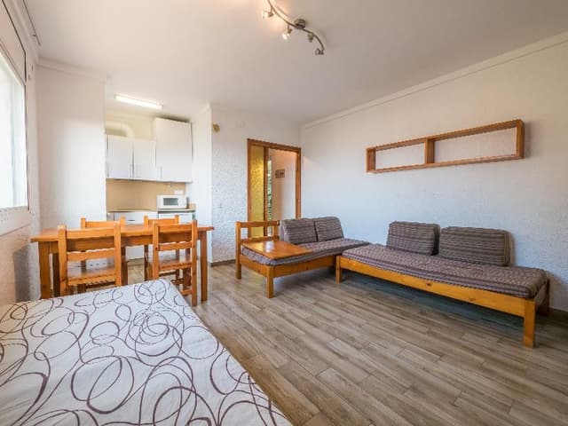 APARTMENT CAPACITY 5 ONE BEDROOM