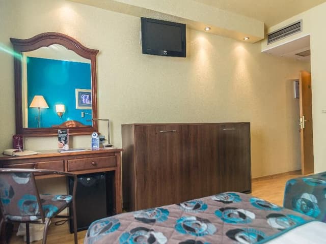FAMILY ROOM CAPACITY 3