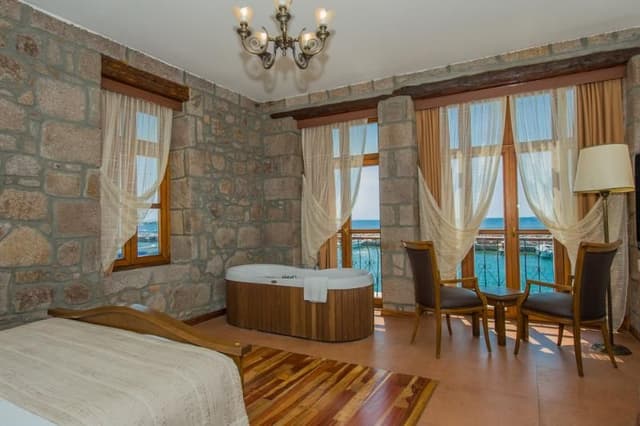 DOUBLE SEA VIEW