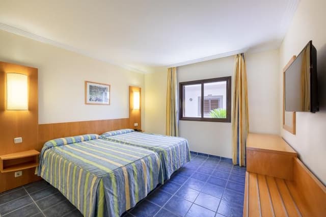 FAMILY ROOM STANDARD