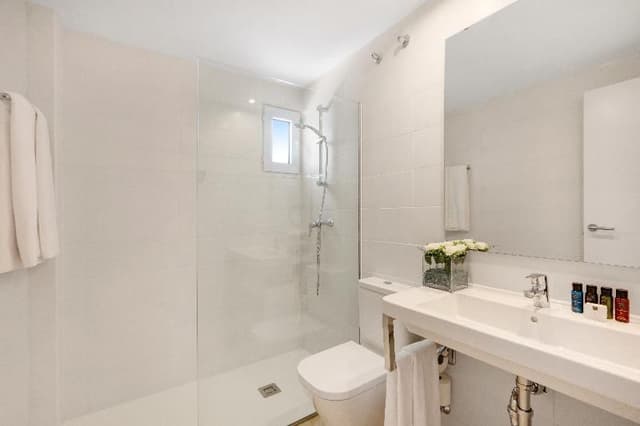 SUITE ONE BEDROOM