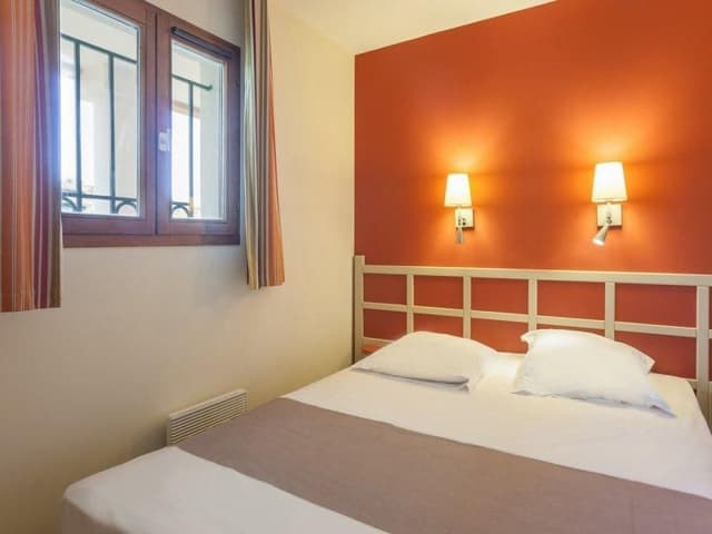 APARTMENT CAPACITY 7 TWO BEDROOMS