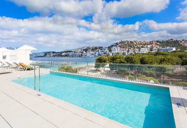 Double or Twin LUXURY PARTIAL OCEAN VIEW