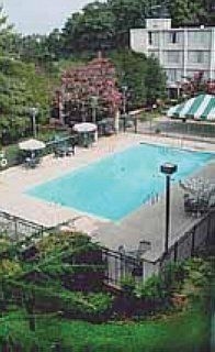 Clarion Greensboro Airport3