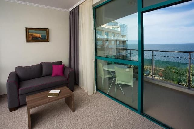 DOUBLE SINGLE USE SEA VIEW