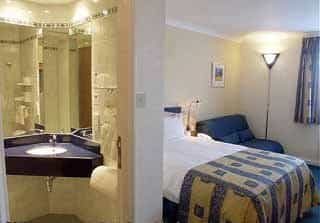 Holiday Inn Express Swansea M4/J43 Holiday Inn Express Swansea M4/J43