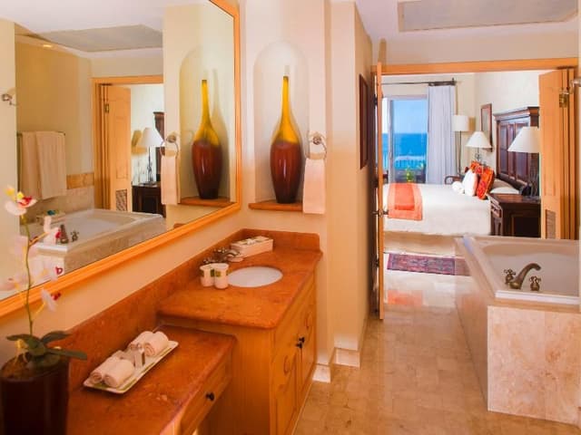 SUITE THREE BEDROOMS