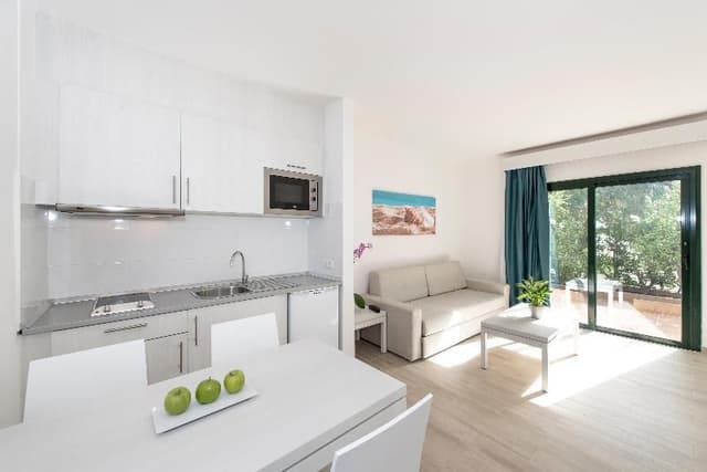 APARTMENT CAPACITY 3